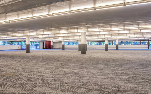 DoubleTree Portland Exhibit Hall